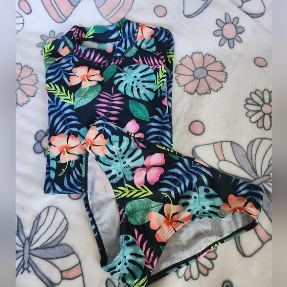 Floral Tropical Rash Guard 2 Piece Set. Girls Size 12 NWT - Picture 3 of 3